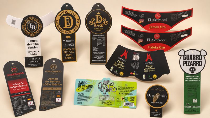 Surtido de etiquetas adhesivas y vitolas impresas para jamones, embutidos y bebidas